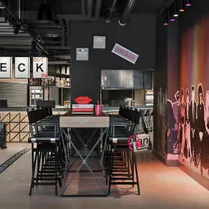 Moxy 3*, Düsseldorf Duitsland